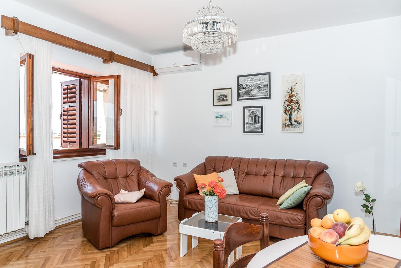 Apartment Promona Drniš Kültér fotó