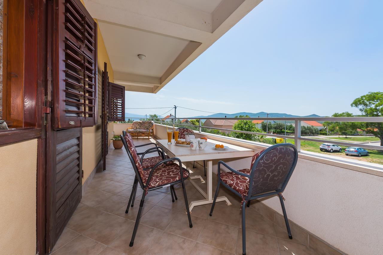 Apartment Promona Drniš Kültér fotó